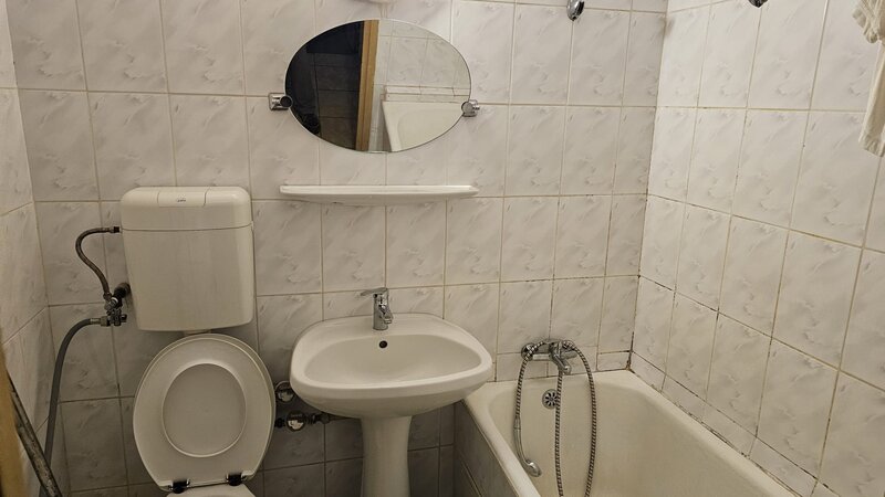 Drumul Taberei, Romancierilor